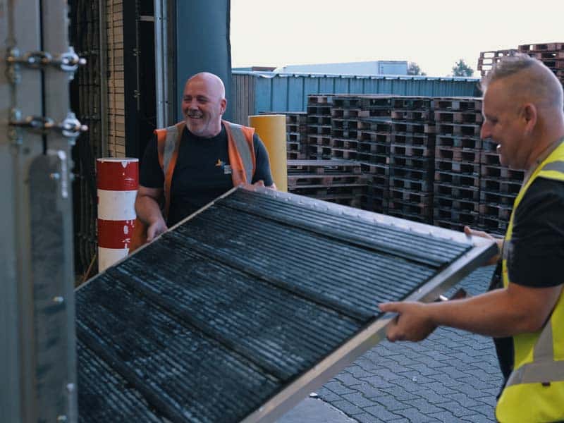 maastricht-airport-emirates-video-employees